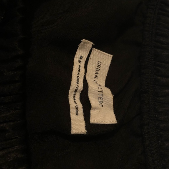 Urban Outfitters off the shoulder cropped top - Picture 3 of 3